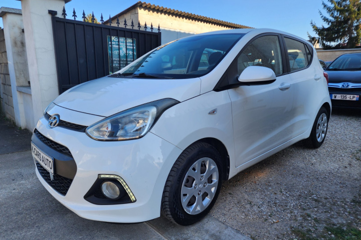 HYUNDAI i10